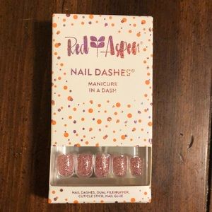 Red Aspen Nail Dashes in Morgan’s Glitter Party